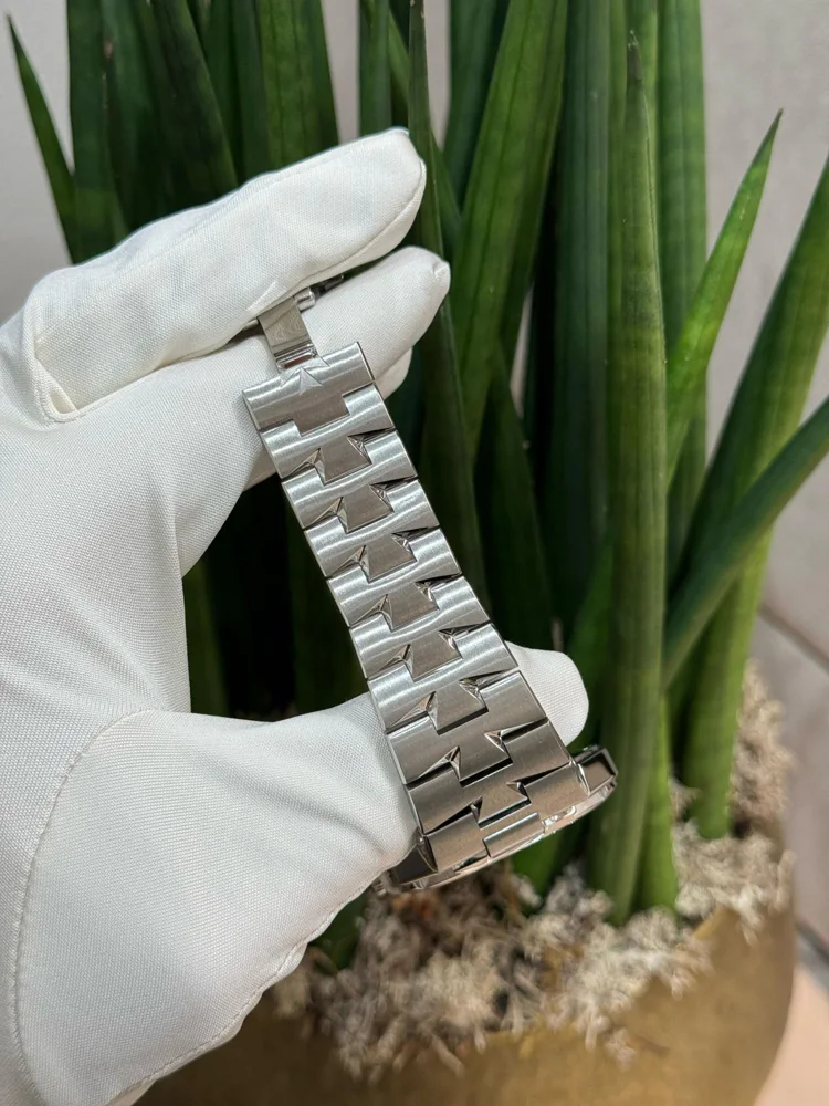 Vacheron Constantin Overseas 47040/B01A-9093